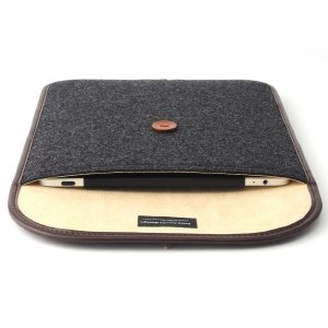 Photo: buzzhouse design Handmade felt case Delux for iPad with Retina display/iPad2/iPad (Made in Japan)