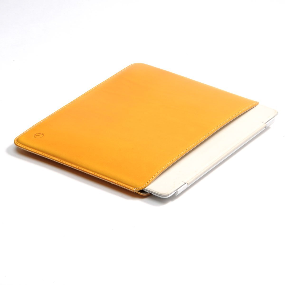Photo: buzzhouse design Handmade leather case for iPad 2022 Camel (Made in Japan)