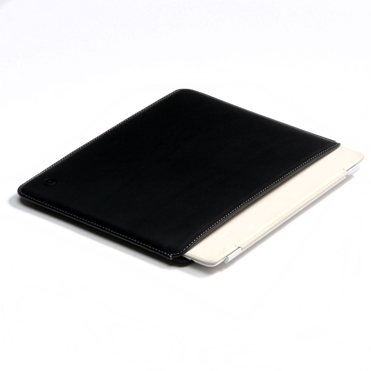 Photo: buzzhouse design Handmade leather case for iPad 2022 (Made in Japan)