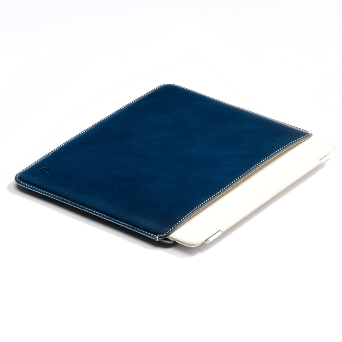 Photo: buzzhouse design Handmade leather case for iPad 2022 Blue (Made in Japan)