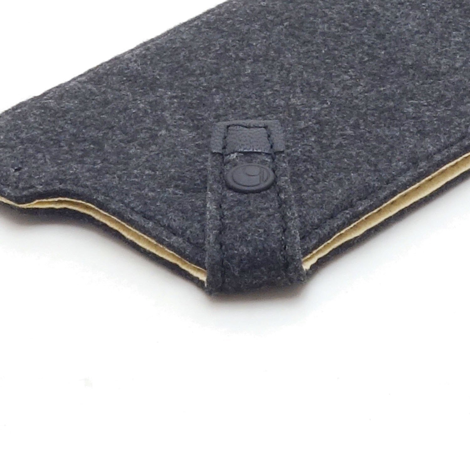 Photo4: buzzhouse design Handmade felt case for iPhone 6 Black (Made in Japan)